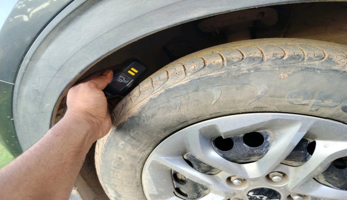 2022 KIA CARENS PRESTIGE 1.5 DIESEL 7 STR, Diesel, Manual, 94,418 km, tyre