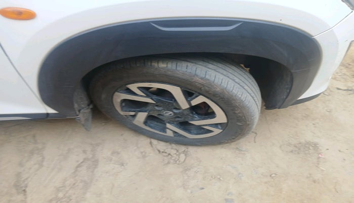 2021 Nissan MAGNITE XE, Petrol, Manual, 63,207 km, tyre