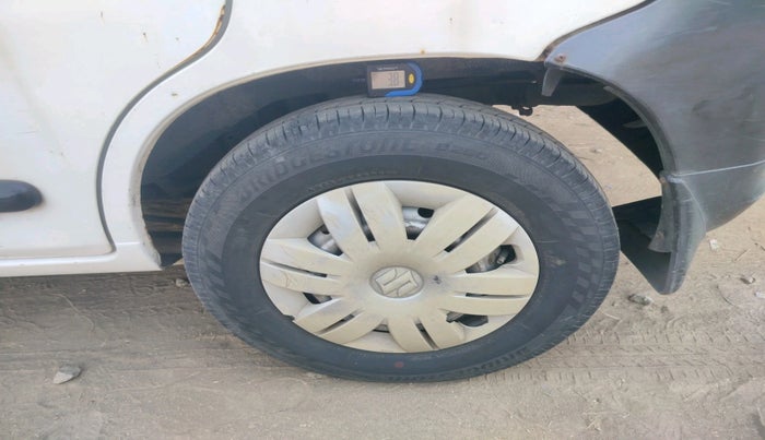 2011 Maruti Alto LXI, CNG, Manual, 1,17,991 km, tyre