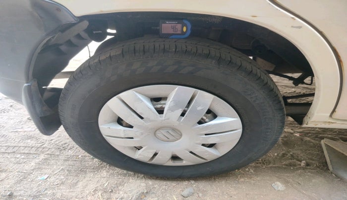 2011 Maruti Alto LXI, CNG, Manual, 1,17,991 km, tyre