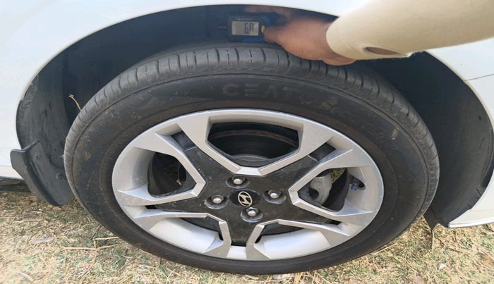 2025 Hyundai NEW I20 SPORTZ 1.2 MT, Petrol, Manual, 1,541 km, tyre