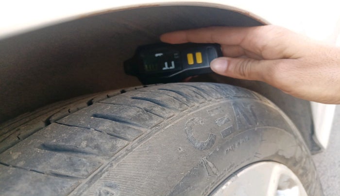 2016 Ford Figo Aspire TITANIUM 1.2 PETROL, CNG, Manual, 1,15,218 km, tyre