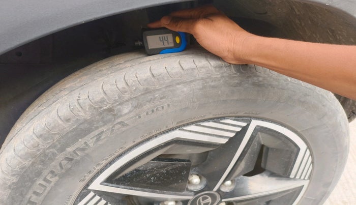 2024 Tata NEXON FEARLESS PURPLE + SUNROOF AMT DUAL TONE 1.5 DIESEL, Diesel, Automatic, 33,748 km, tyre