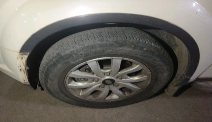 2015 Mahindra XUV500 W10, Diesel, Manual, 99,927 km, tyre