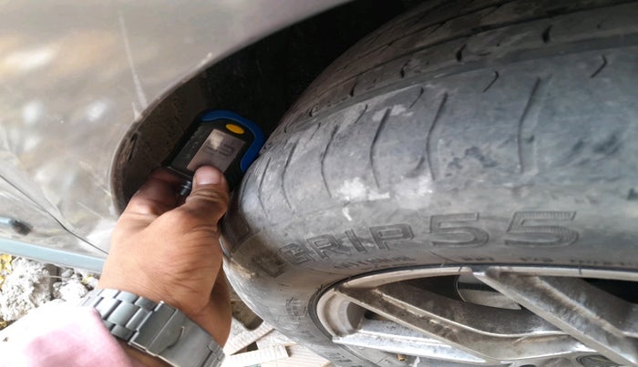 2013 Volkswagen Polo HIGHLINE1.2L, Petrol, Manual, 80,390 km, tyre