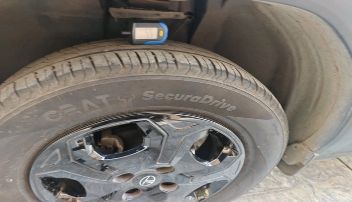 2024 Tata PUNCH ACCOMPLISHED AMT, Petrol, Automatic, 15,910 km, tyre