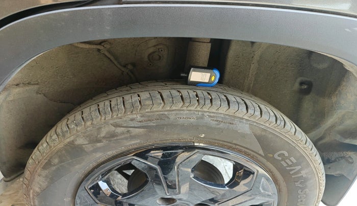 2024 Tata PUNCH ACCOMPLISHED AMT, Petrol, Automatic, 15,910 km, tyre