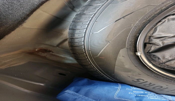 2024 Tata PUNCH ACCOMPLISHED AMT, Petrol, Automatic, 15,910 km, tyre