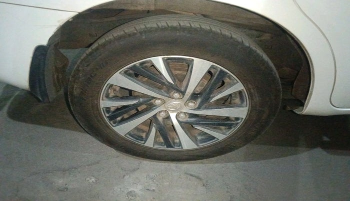 2021 Toyota Innova Crysta 2.4 ZX 7 STR, Diesel, Manual, 72,631 km, tyre