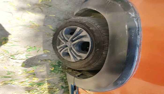 2018 Tata TIAGO NRG PETROL, Petrol, Manual, 68,411 km, tyre