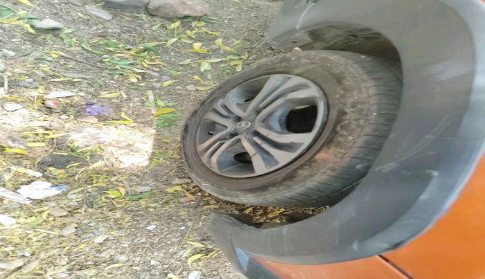 2018 Tata TIAGO NRG PETROL, Petrol, Manual, 68,411 km, tyre