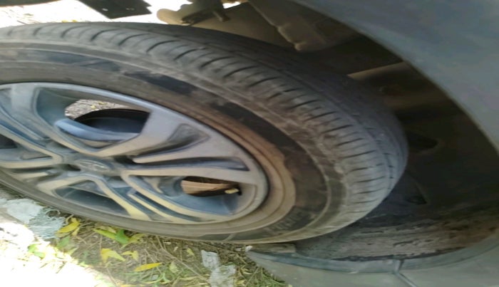 2018 Tata TIAGO NRG PETROL, Petrol, Manual, 68,411 km, tyre