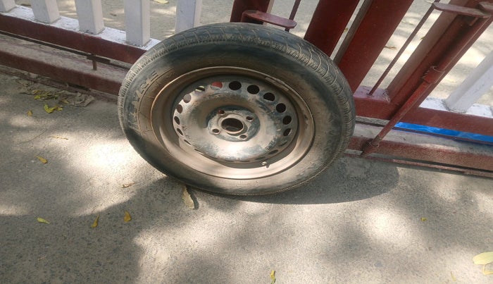 2015 Hyundai Grand i10 SPORTZ 1.2 KAPPA VTVT, CNG, Manual, 1,65,292 km, tyre