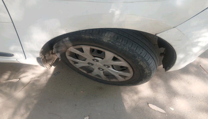 2015 Hyundai Grand i10 SPORTZ 1.2 KAPPA VTVT, CNG, Manual, 1,65,292 km, tyre