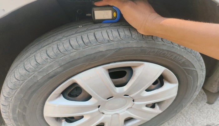 2012 Volkswagen Vento TRENDLINE DIESEL 1.6, Diesel, Manual, 1,55,248 km, tyre