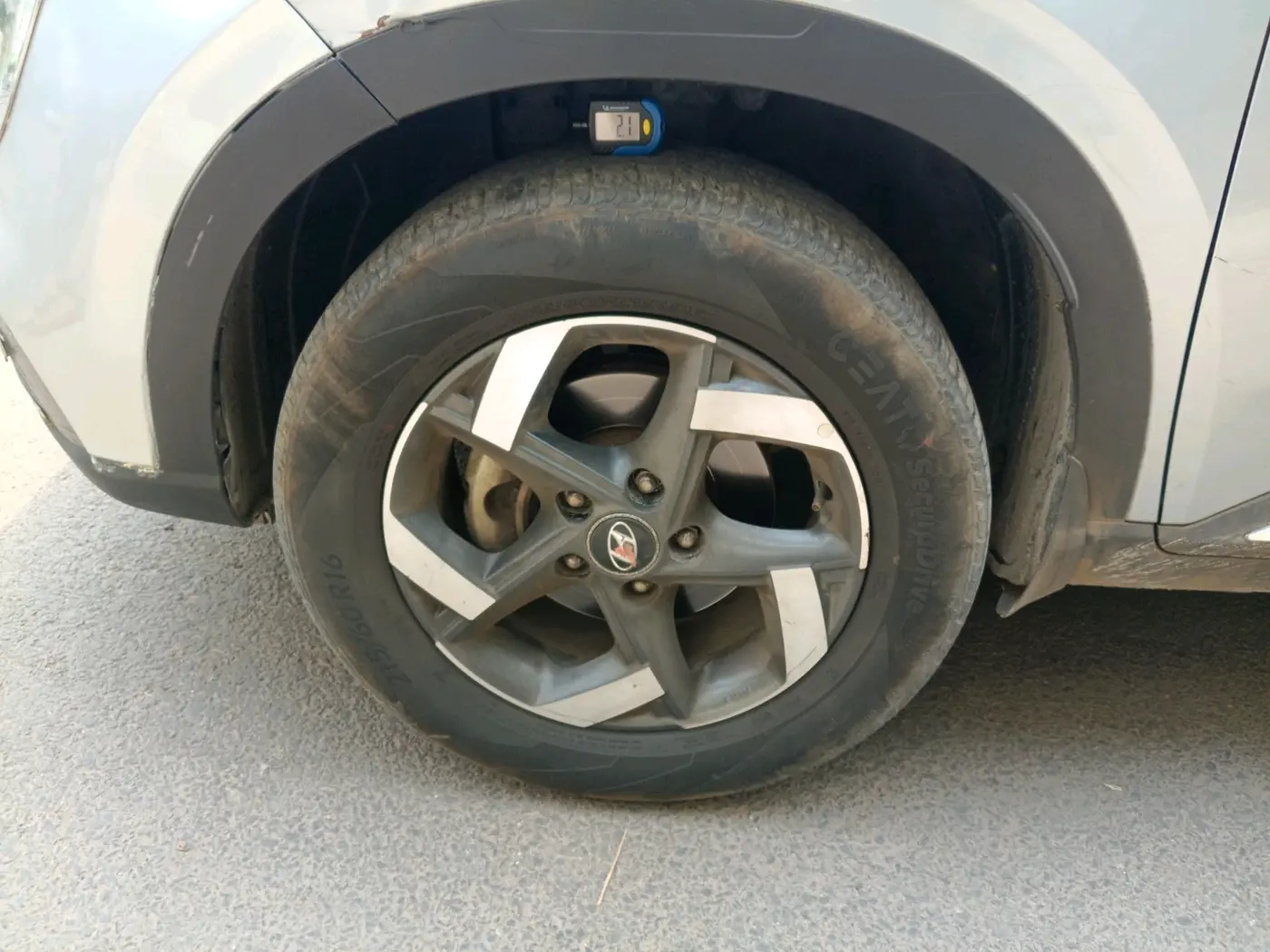 2019 Hyundai VENUE SX 1.0 TURBO, Petrol, Manual, 88,543 km, tyre