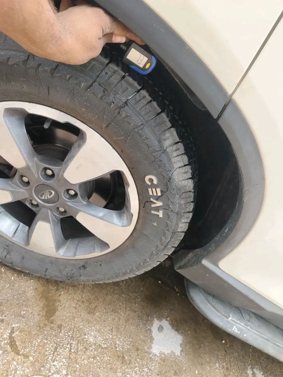 2019 Mahindra ALTURAS G4 4WD AT, Diesel, Automatic, 1,80,073 km, tyre