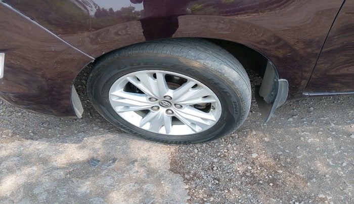 2019 Toyota Innova Crysta 2.8 ZX AT 7 STR, Diesel, Automatic, 1,58,291 km, tyre