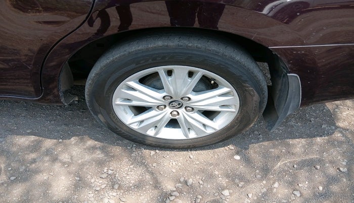 2019 Toyota Innova Crysta 2.8 ZX AT 7 STR, Diesel, Automatic, 1,58,291 km, tyre