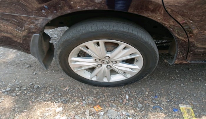 2019 Toyota Innova Crysta 2.8 ZX AT 7 STR, Diesel, Automatic, 1,58,291 km, tyre