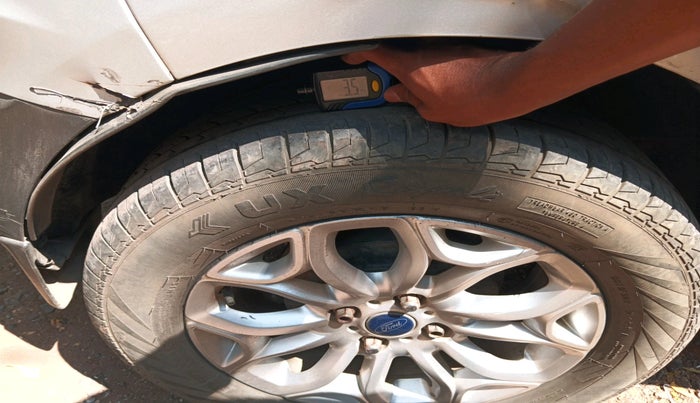 2015 Ford Ecosport TITANIUM 1.0L ECOBOOST, Petrol, Manual, 1,59,500 km, tyre