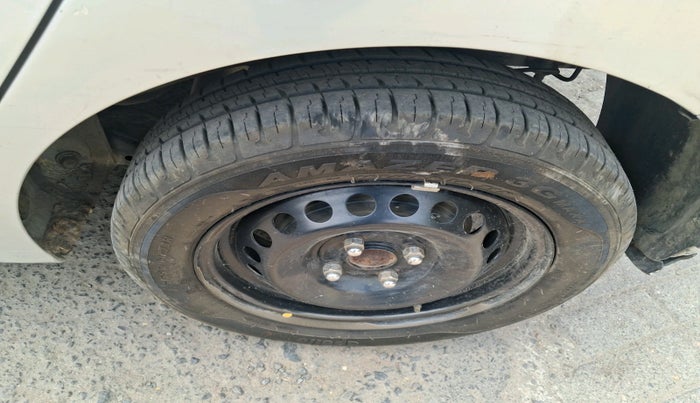 2016 Hyundai Grand i10 ASTA (O) 1.2 KAPPA VTVT, Petrol, Manual, 1,04,306 km, tyre