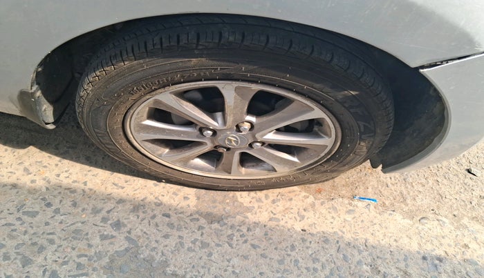 2016 Hyundai Grand i10 ASTA (O) 1.2 KAPPA VTVT, Petrol, Manual, 1,04,306 km, tyre