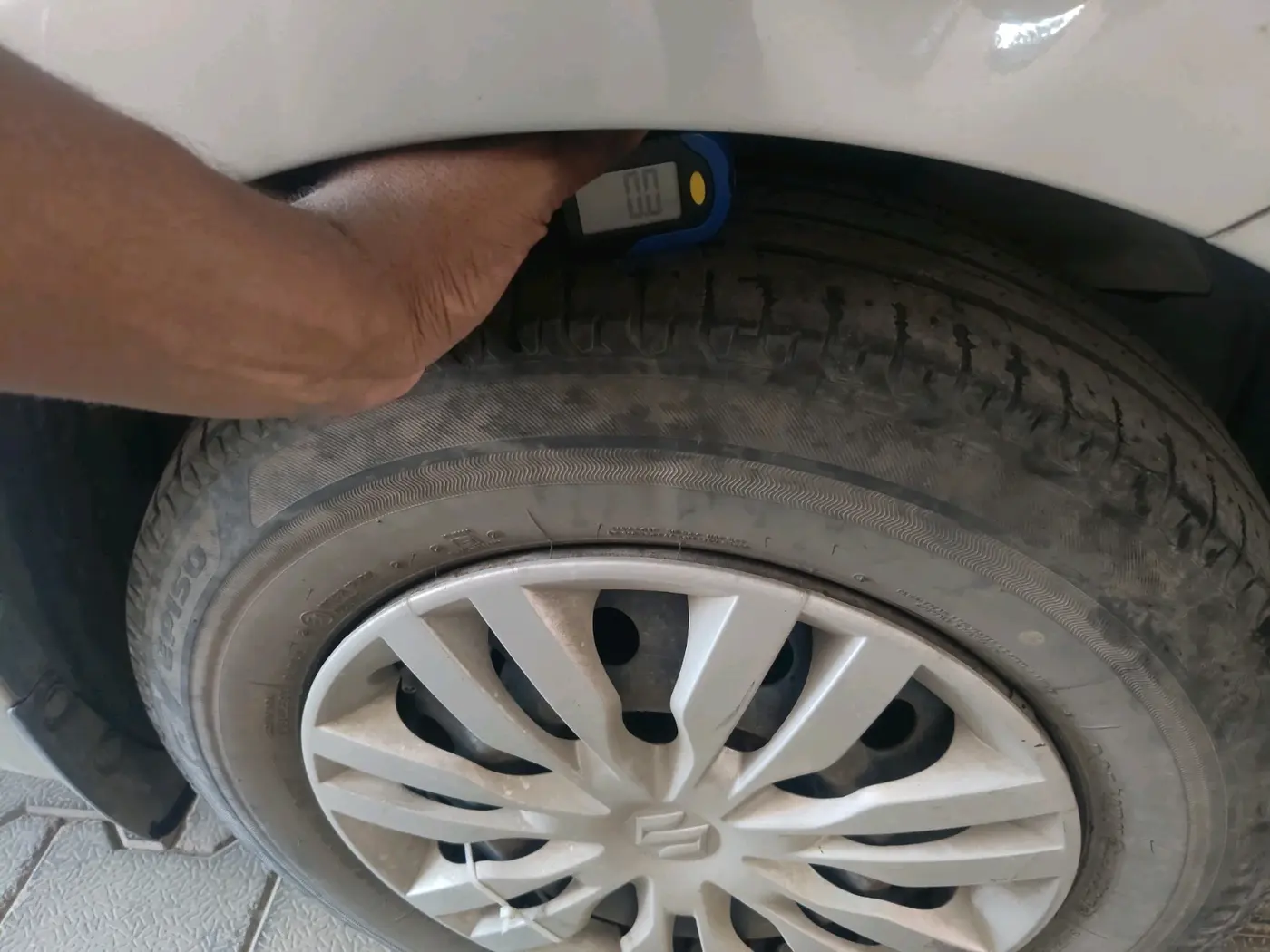 2020 Maruti Dzire VXI, Petrol, Manual, 49,199 km, tyre