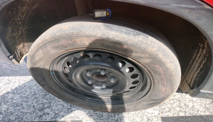 2016 Maruti Vitara Brezza ZDI, Diesel, Manual, 56,357 km, tyre