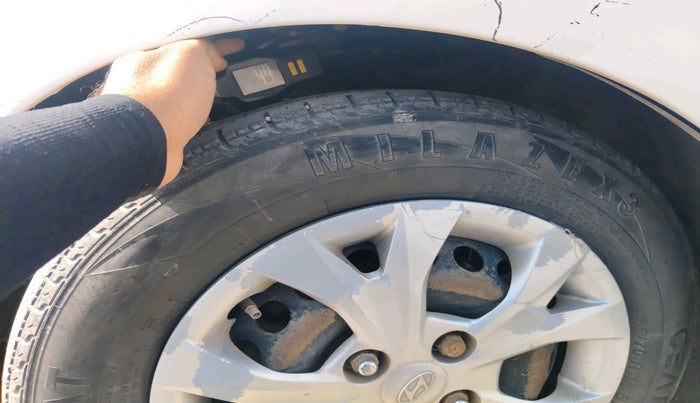 2016 Hyundai Grand i10 MAGNA 1.2 KAPPA VTVT, CNG, Manual, 1,60,003 km, tyre