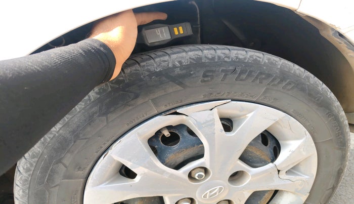 2016 Hyundai Grand i10 MAGNA 1.2 KAPPA VTVT, CNG, Manual, 1,60,003 km, tyre