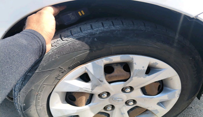 2016 Hyundai Grand i10 MAGNA 1.2 KAPPA VTVT, CNG, Manual, 1,60,003 km, tyre