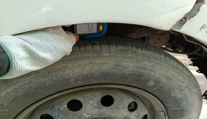 2011 Hyundai i10 MAGNA 1.2, CNG, Manual, 1,35,881 km, tyre