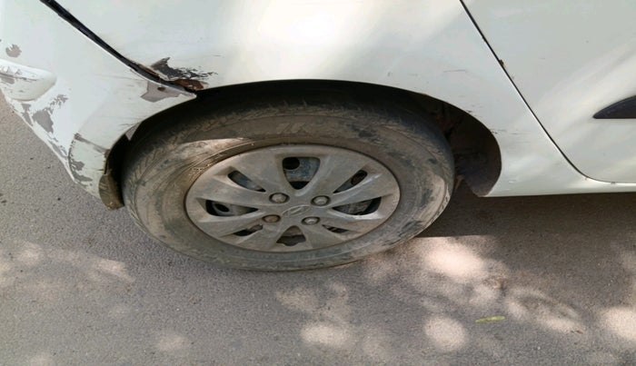 2011 Hyundai i10 MAGNA 1.2, CNG, Manual, 1,35,881 km, tyre