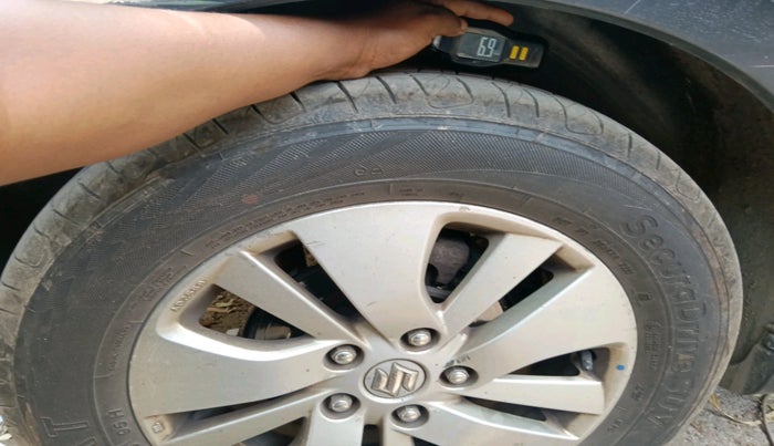 2015 Maruti S Cross ZETA 1.6, Diesel, Manual, 1,30,483 km, tyre