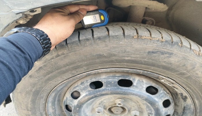 2017 Mahindra Kuv100 K4 PLUS D 6 STR, Diesel, Manual, 1,23,572 km, tyre