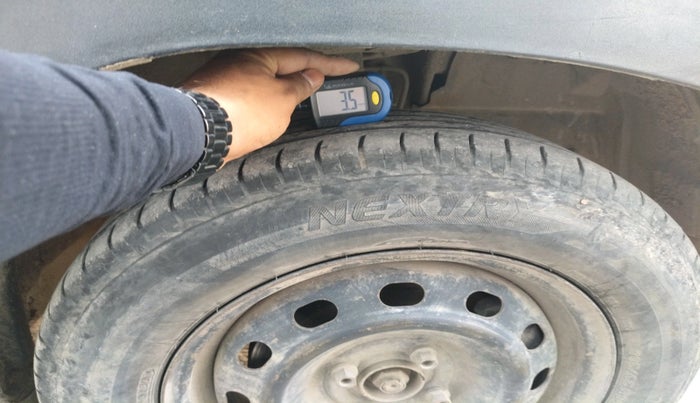 2017 Mahindra Kuv100 K4 PLUS D 6 STR, Diesel, Manual, 1,23,572 km, tyre