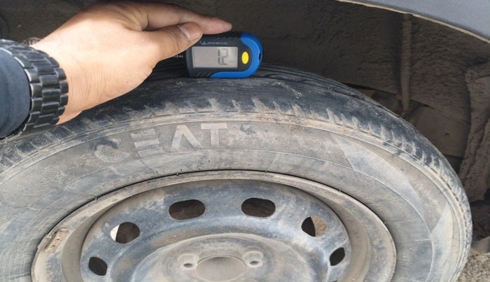 2017 Mahindra Kuv100 K4 PLUS D 6 STR, Diesel, Manual, 1,23,572 km, tyre