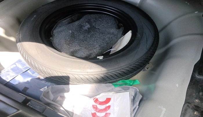 2024 Hyundai Verna  SX 1.5 MPI IVT, Petrol, Automatic, 37,748 km, tyre