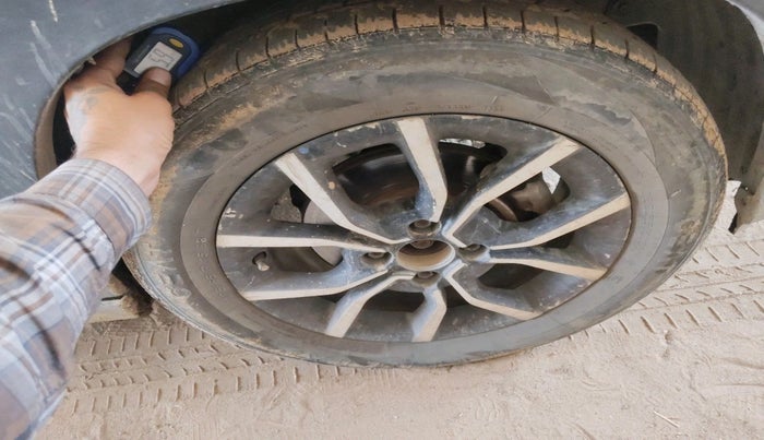 2017 Mahindra KUV 100 NXT K8 D 6 STR, Diesel, Manual, 1,07,596 km, tyre