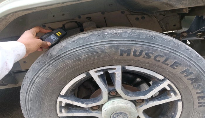 2017 Mahindra Bolero POWER PLUS ZLX, Diesel, Manual, 1,27,650 km, tyre