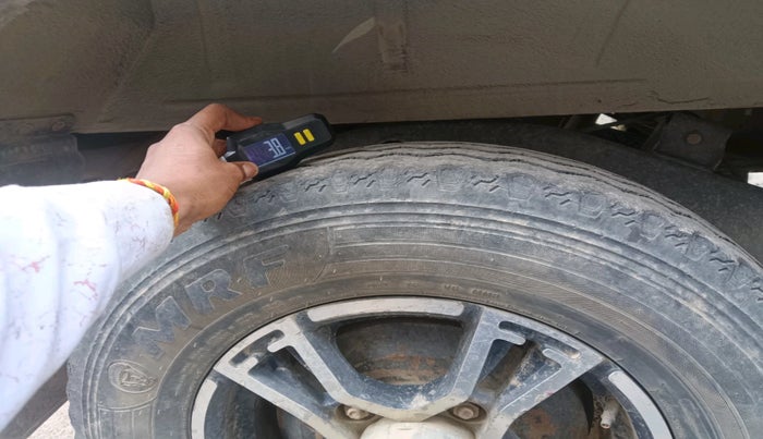 2017 Mahindra Bolero POWER PLUS ZLX, Diesel, Manual, 1,27,650 km, tyre