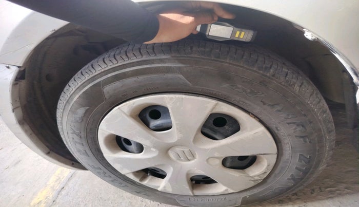 2012 Maruti Swift VXI, Petrol, Manual, 74,023 km, tyre