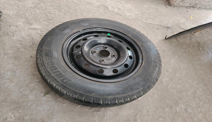 2012 Maruti Swift VXI, Petrol, Manual, 74,023 km, tyre