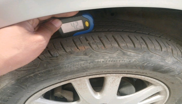 2014 Honda Brio VX MT, Petrol, Manual, 52,501 km, tyre