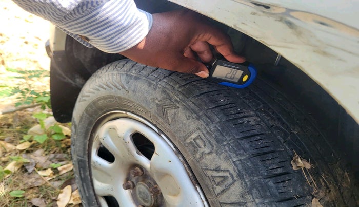 2015 Renault Duster 85 PS RXL DIESEL, Diesel, Manual, 1,17,315 km, tyre