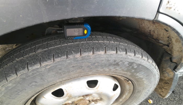 2015 Maruti Eeco 5 STR WITH A/C+HTR, Petrol, Manual, 1,99,839 km, tyre