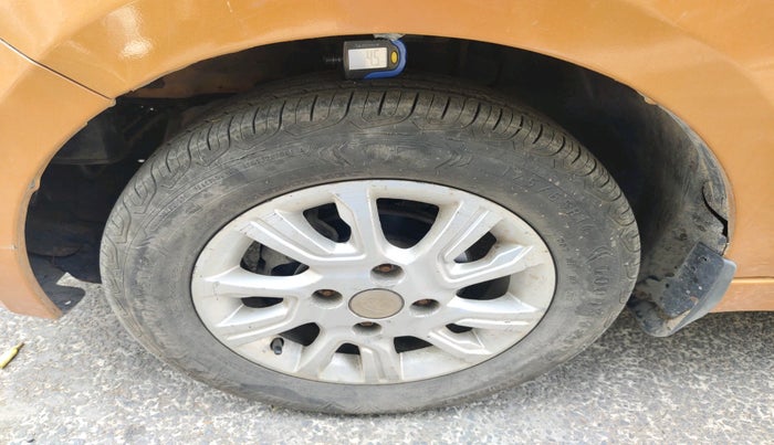 2016 Tata Tiago XZ PETROL, Petrol, Manual, 79,725 km, tyre