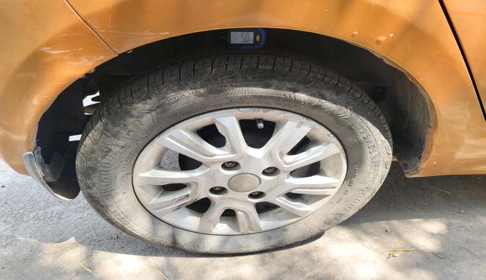 2016 Tata Tiago XZ PETROL, Petrol, Manual, 79,725 km, tyre