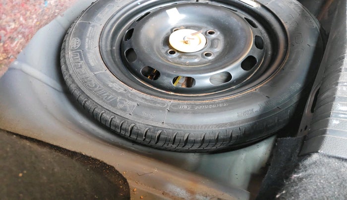 2012 Ford Figo TITANIUM 1.2 PETROL, Petrol, Manual, 61,682 km, tyre